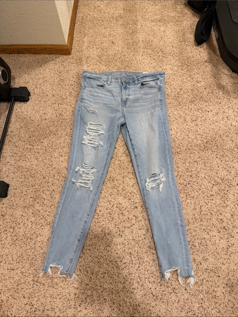 American Eagle Light Blue Distressed Women's Jeans